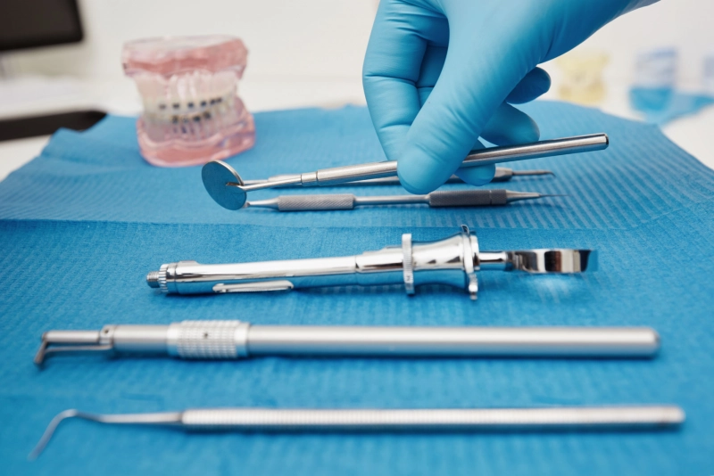 Сложное удаление постоянного зуба
